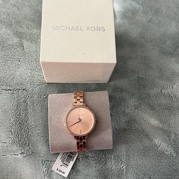 Michael Kors Accessories - Rose gold Michael Kors watch